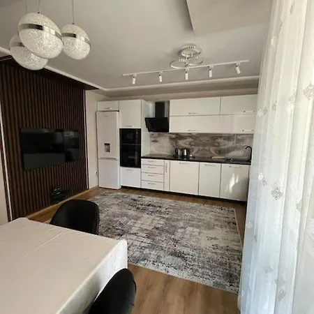 Luxury Flat-4 People-mladost Daire *